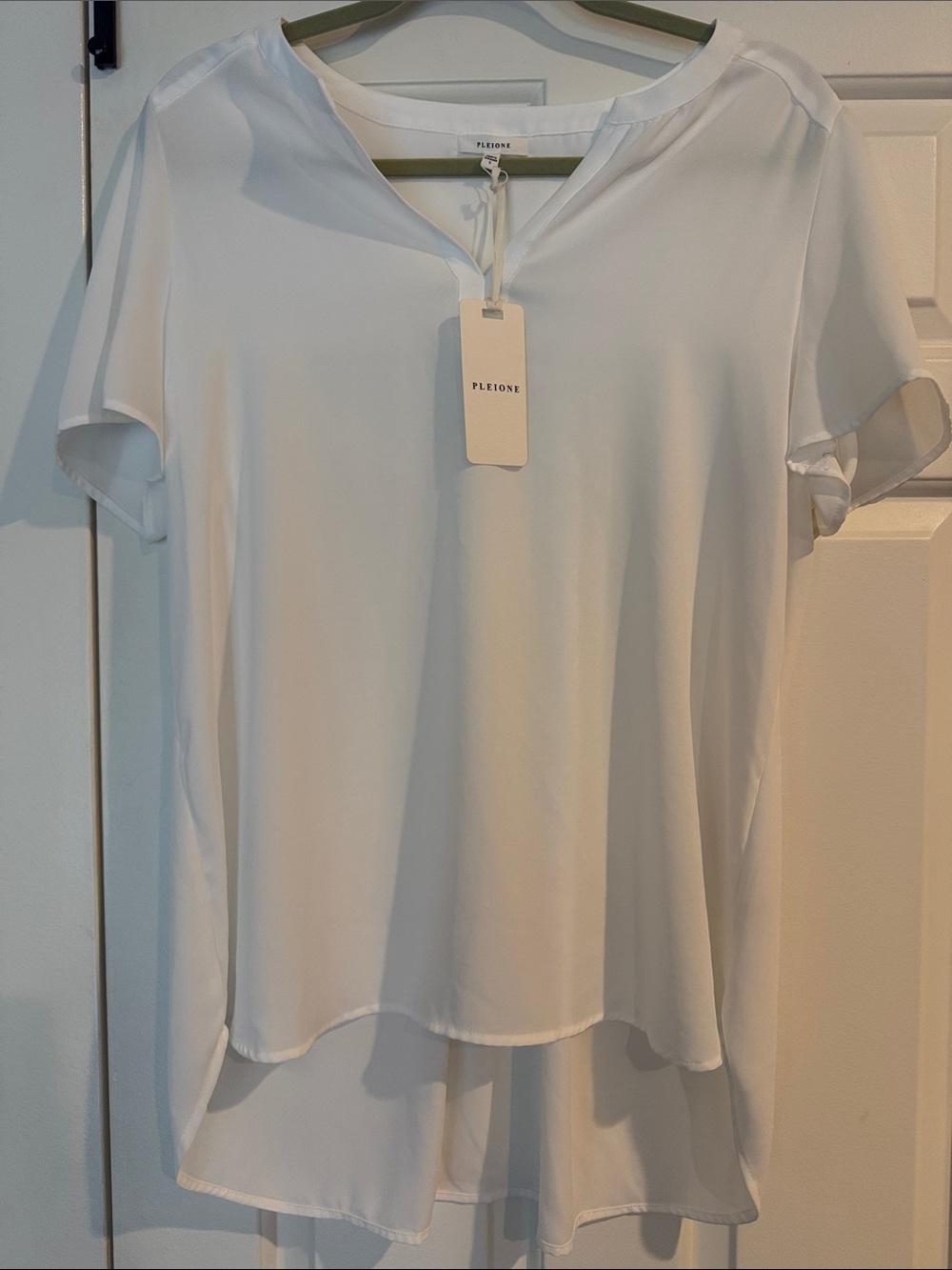 Pleione White Short Sleeve V-Neck High-Low Tunic Blouse